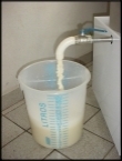Detalhe do escoamento do leite de soja